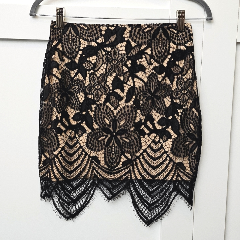 EXPRESS LACE OVERLAY SKIRT